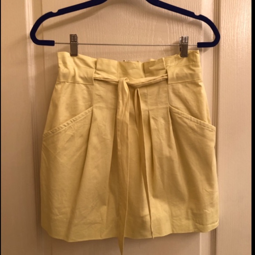 Yellow high waisted skirt
